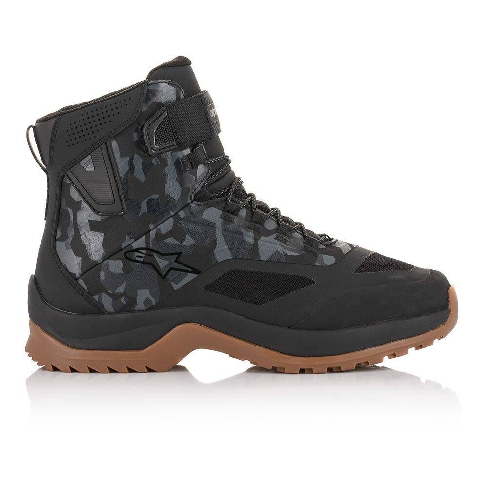riding shoes