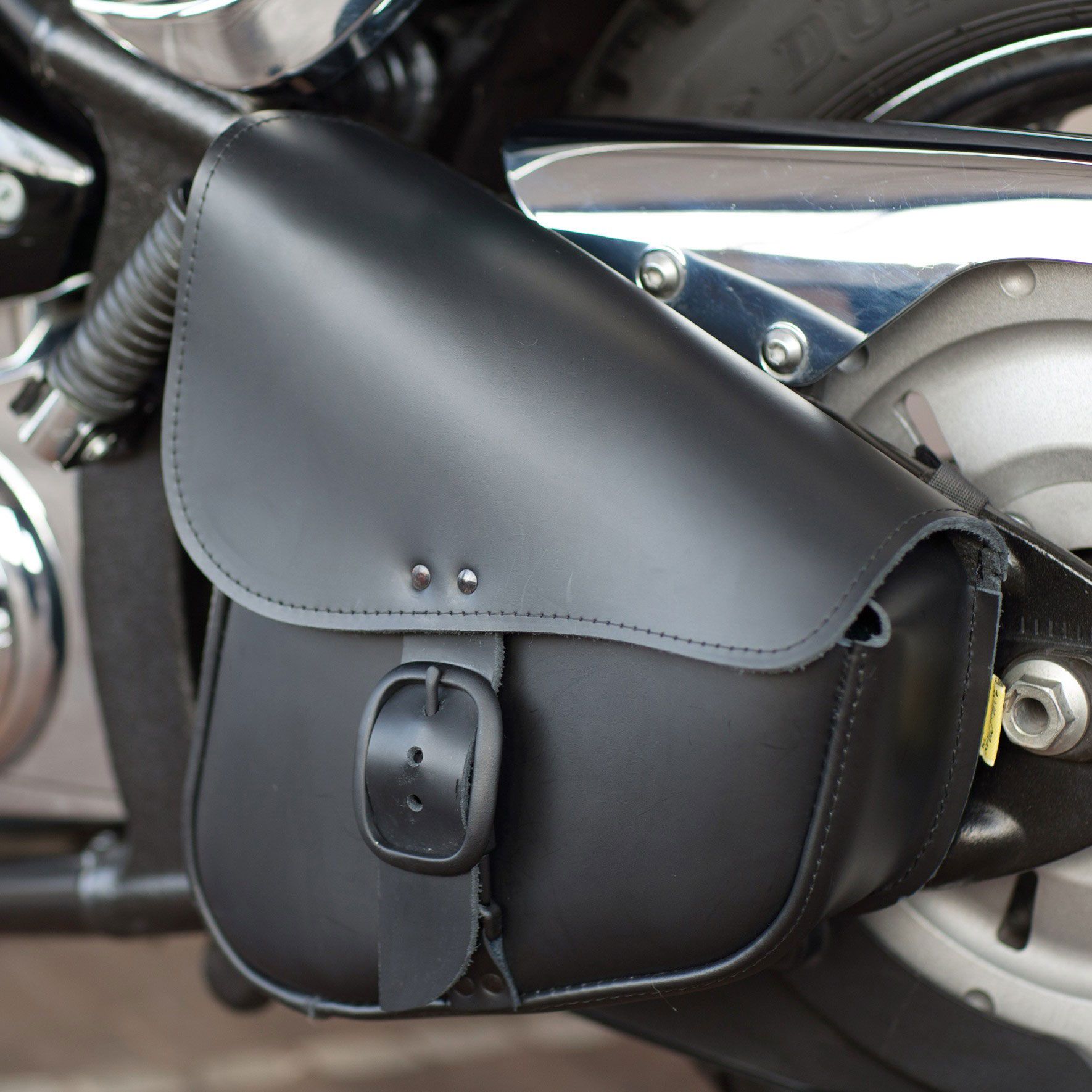 willie & max black swing arm bag